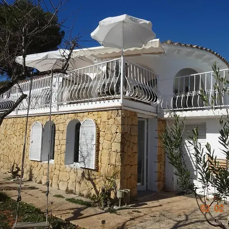 Casa Blanca 3*